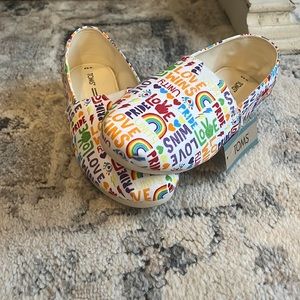 New Toms Pride Unity Rainbow Alpargatas Women’s 9.5